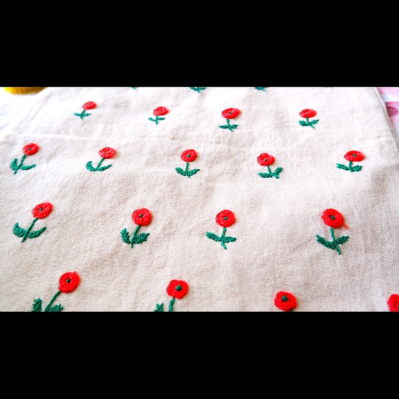 Flowers embroidered tote bag - Picture 4 of 5